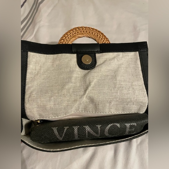 Vince Camuto cross-body purse - Picture 4 of 5